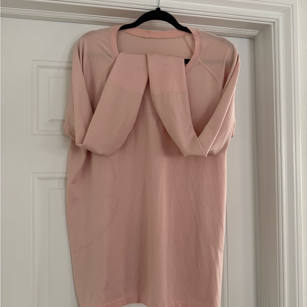 Long Sleeve - Hip Length - Lt. Pink Lululemon Swiftly Tech - Size 16